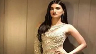 Kriti Sanon looks gorgeous in our jewellery at IIFA Awards 2018.