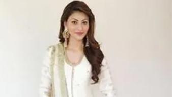 Urvashi Rautela looks fabulous in our jewellery at an event.